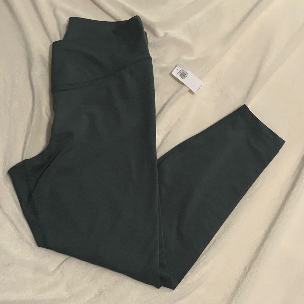 Women’s Grey/Green Cropped Leggings NWT